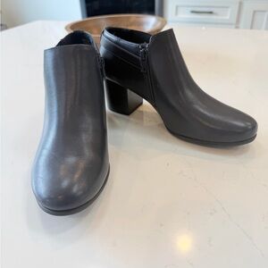 Brand new with tag and box Croft & barrow  shoes/ dress shoes/heels. Size 8